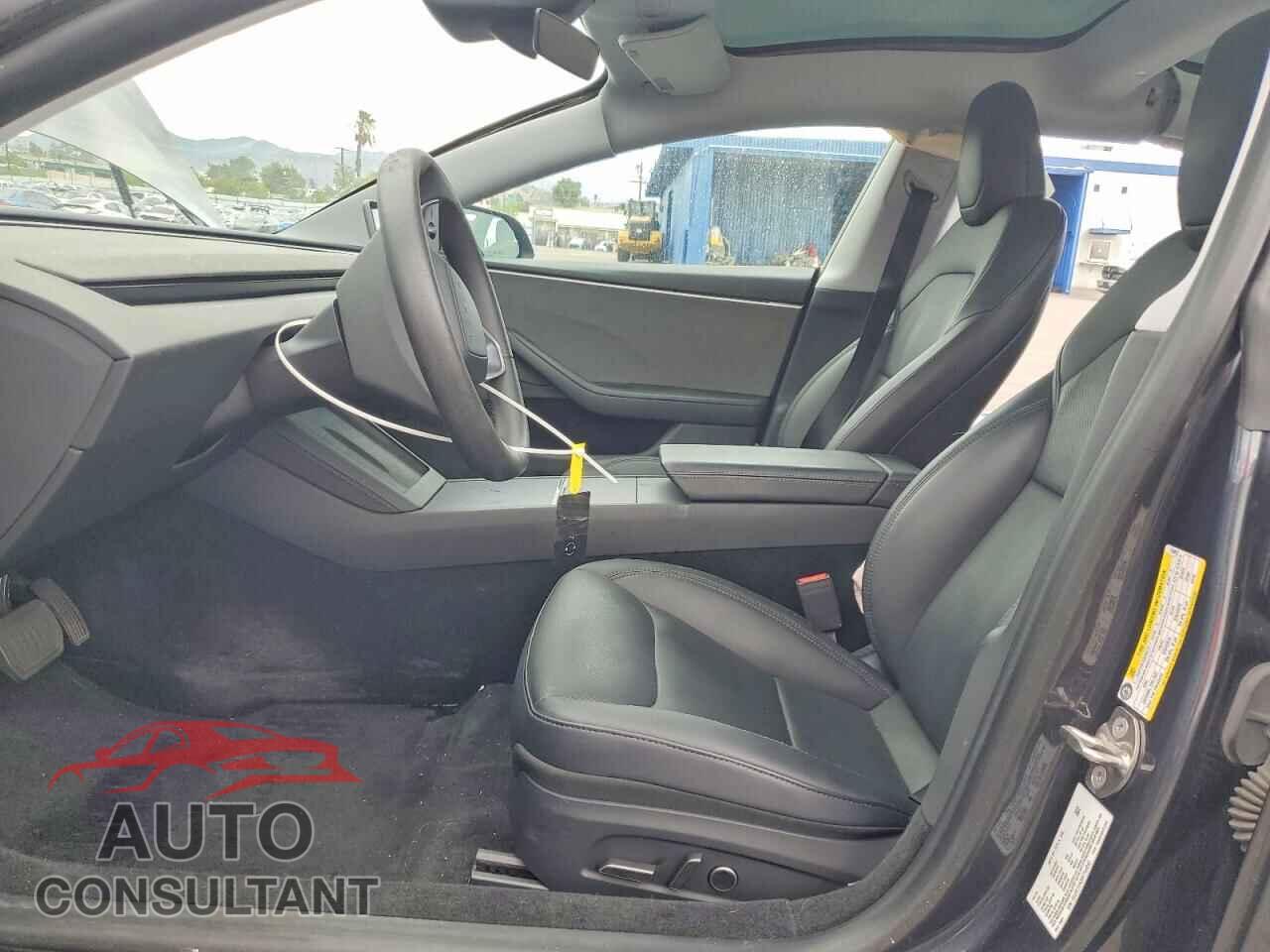 TESLA MODEL 3 2024 - 5YJ3E1EA3RF744843
