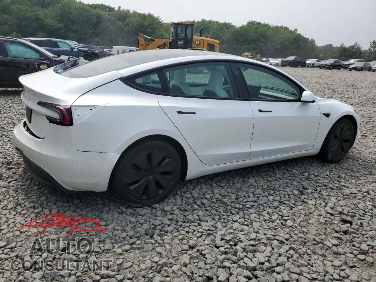 TESLA MODEL 3 2024 - 5YJ3E1EA7RF784939