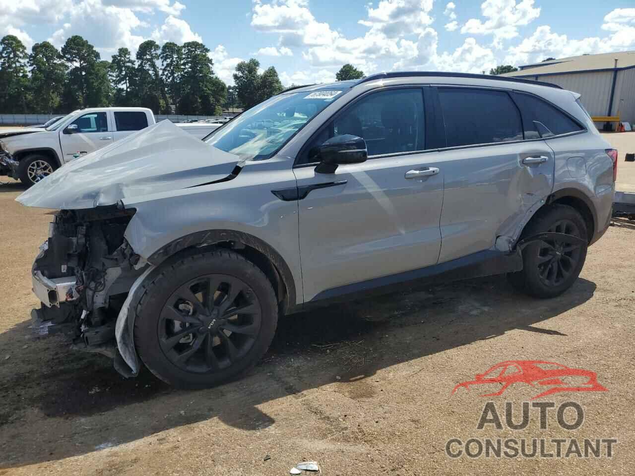 KIA SORENTO 2023 - 5XYRK4LF5PG185093