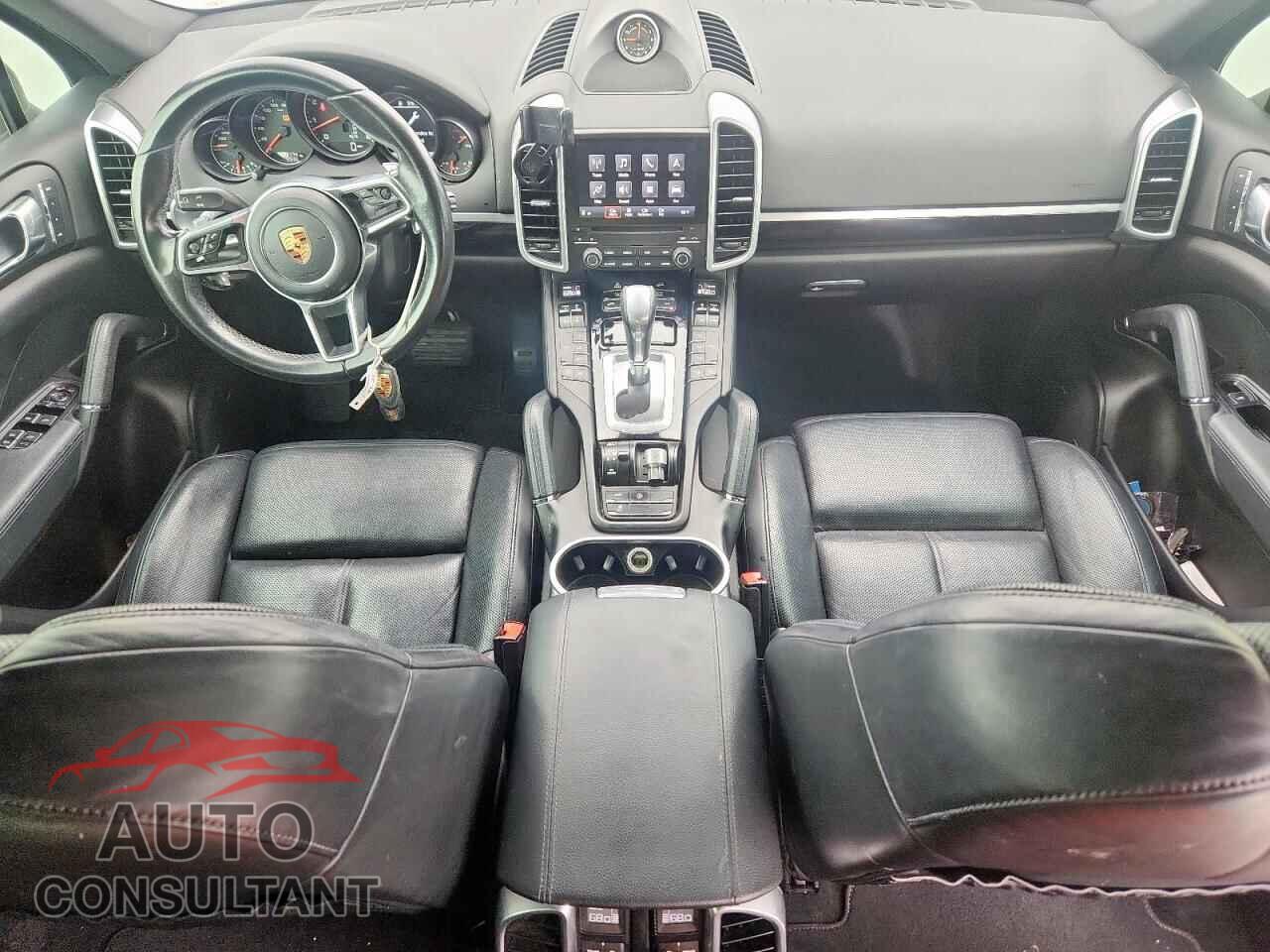 PORSCHE CAYENNE 2017 - WP1AA2A29HKA82726