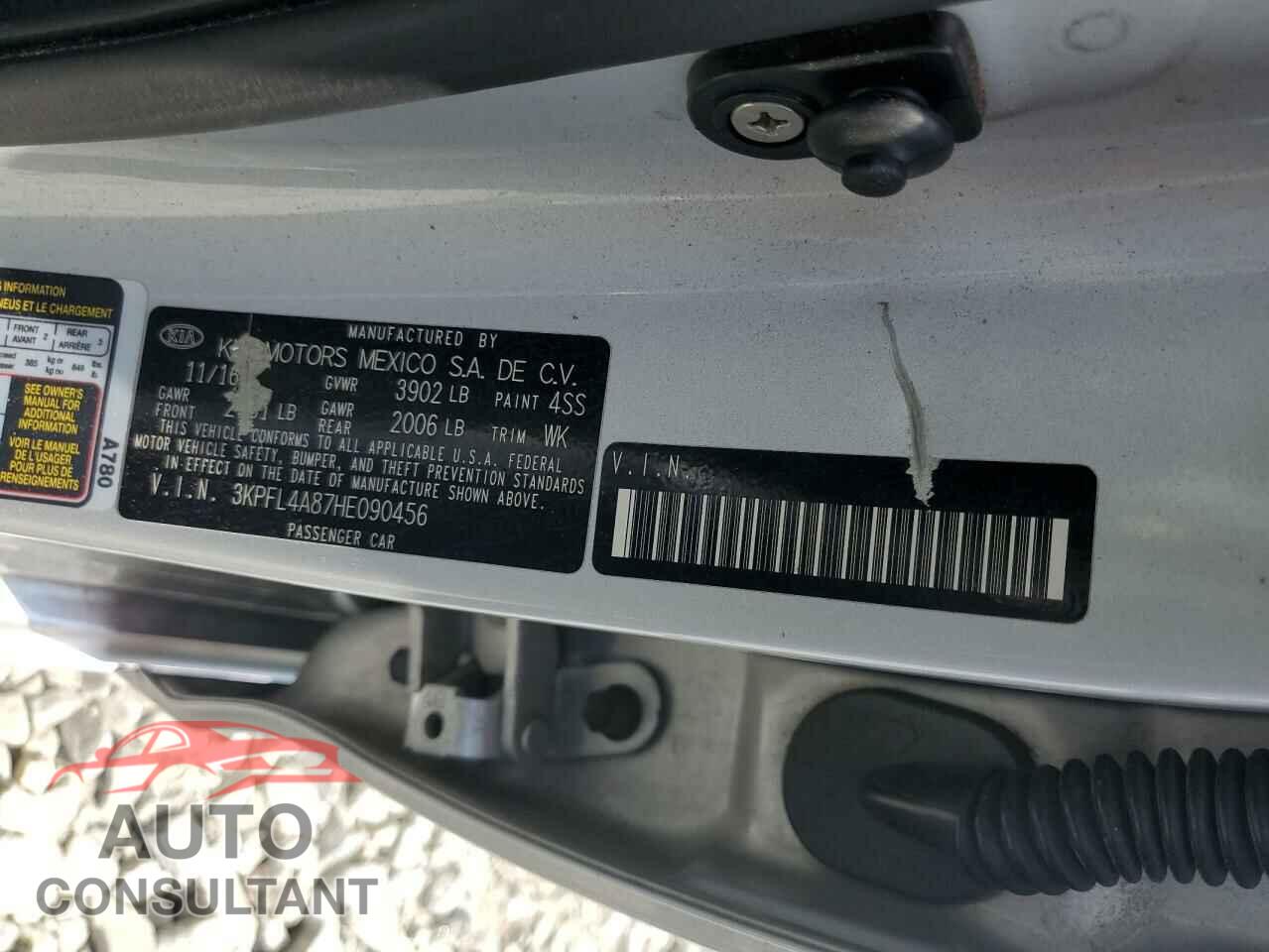 KIA FORTE 2017 - 3KPFL4A87HE090456