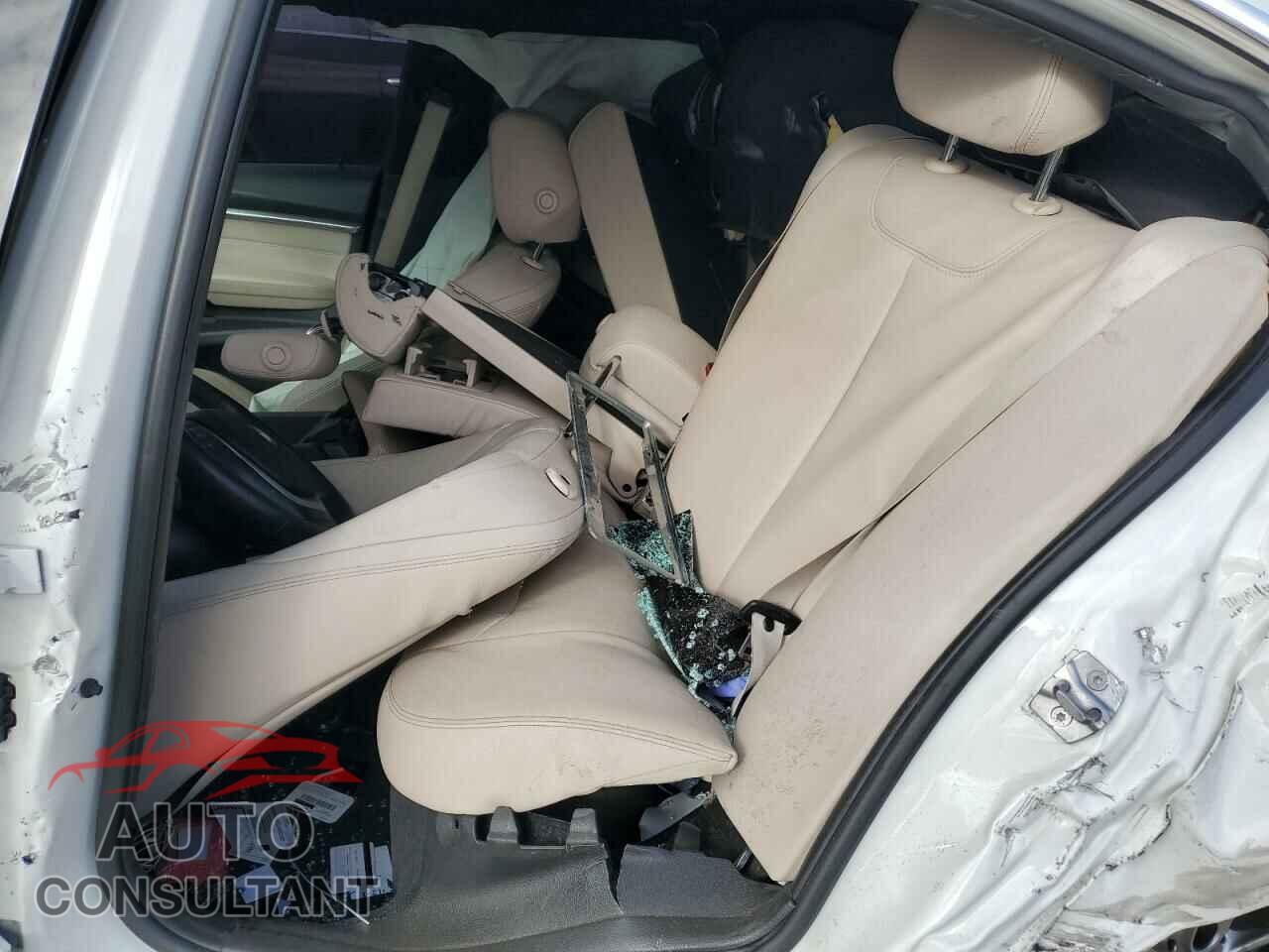 BMW 3 SERIES 2016 - WBA8E9G54GNU30635
