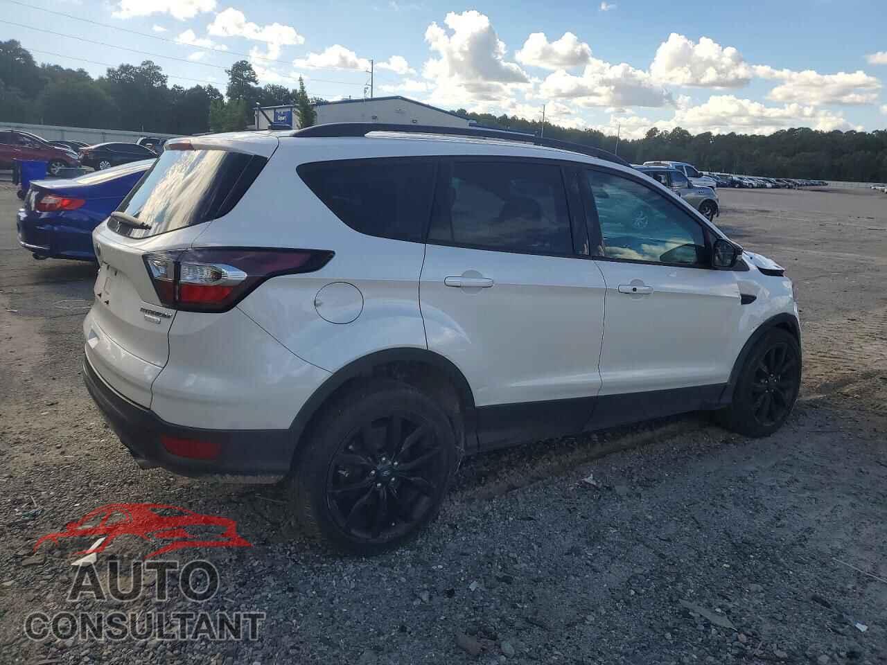 FORD ESCAPE 2017 - 1FMCU0J9XHUB73149