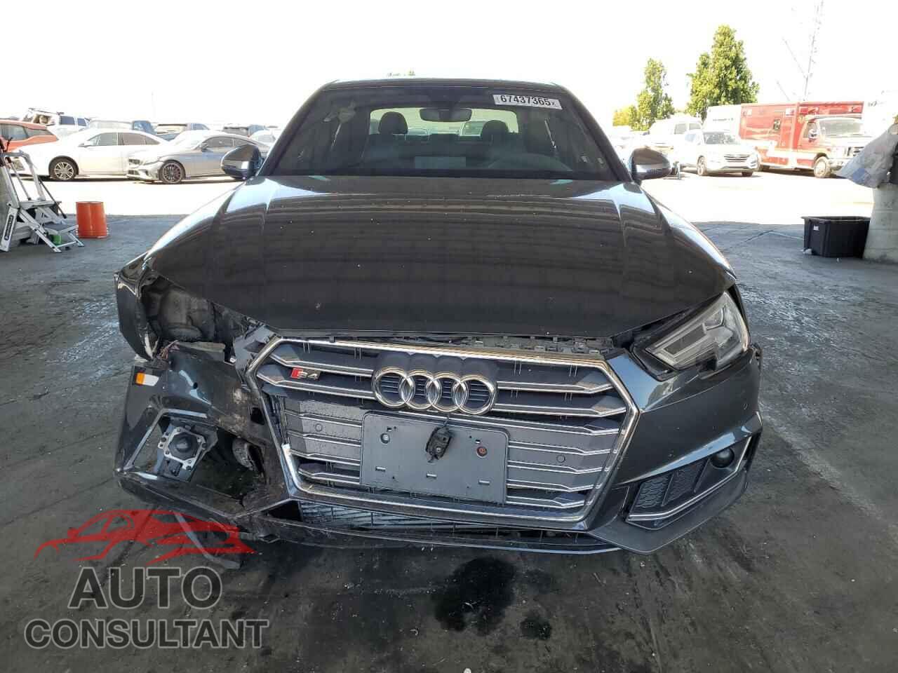 AUDI S4/RS4 2018 - WAUC4AF4XJA012408