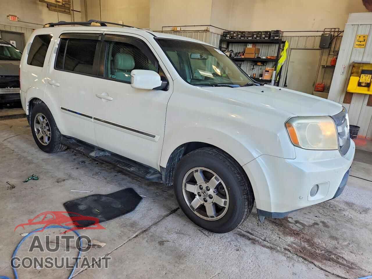 HONDA PILOT 2011 - 5FNYF4H92BB049121