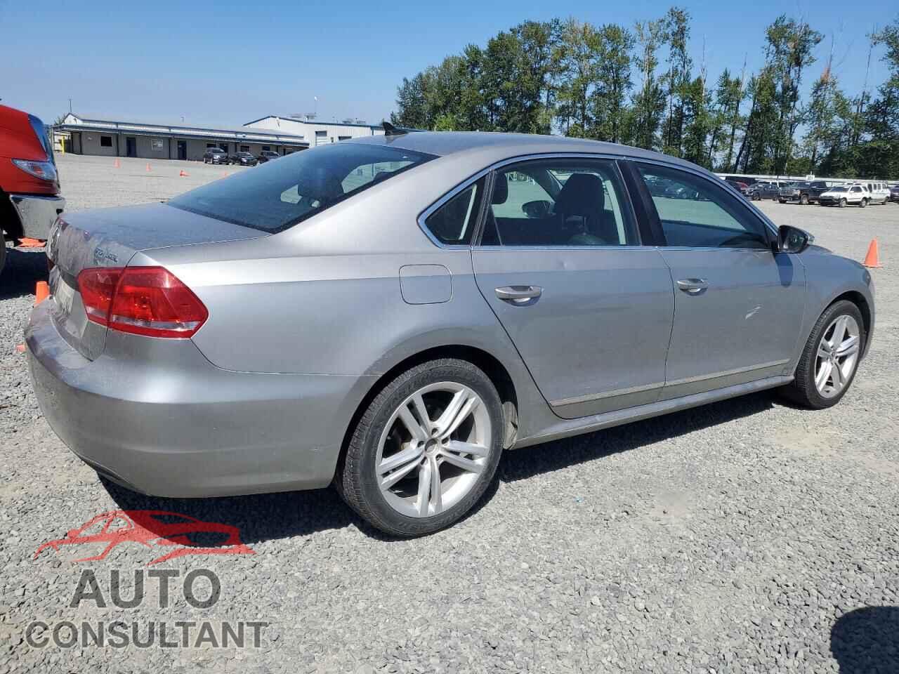 VOLKSWAGEN PASSAT 2012 - 1VWCN7A39CC095660