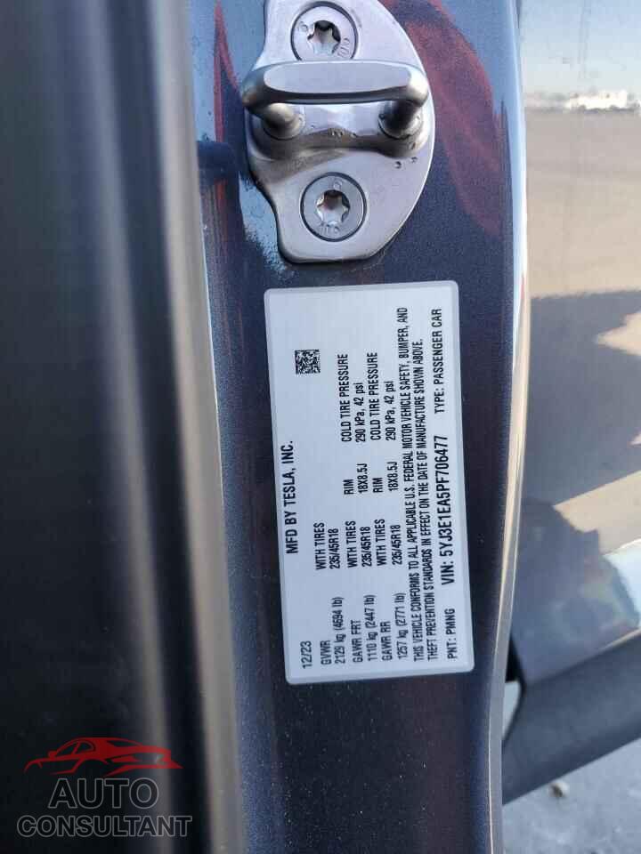 TESLA MODEL 3 2023 - 5YJ3E1EA5PF706477