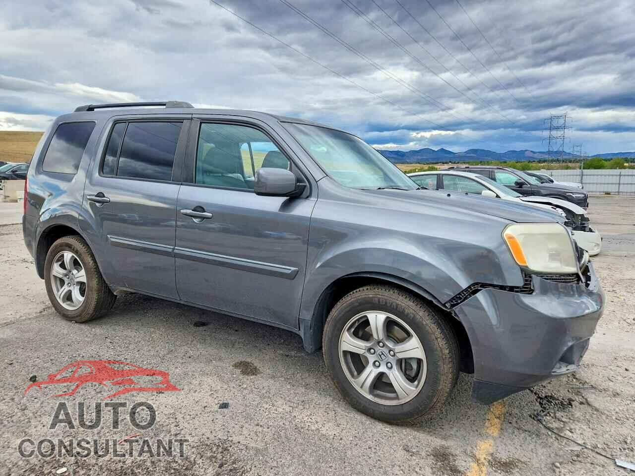 HONDA PILOT 2013 - 5FNYF4H52DB005684