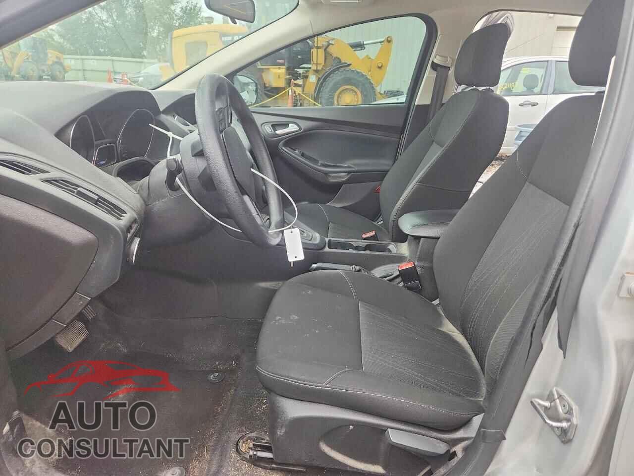 FORD FOCUS 2017 - 1FADP3F24HL252020