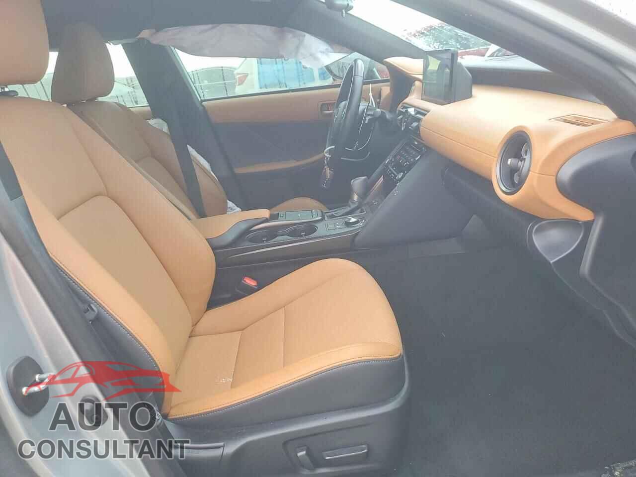 LEXUS IS 2025 - JTHBZ1B20S5083145