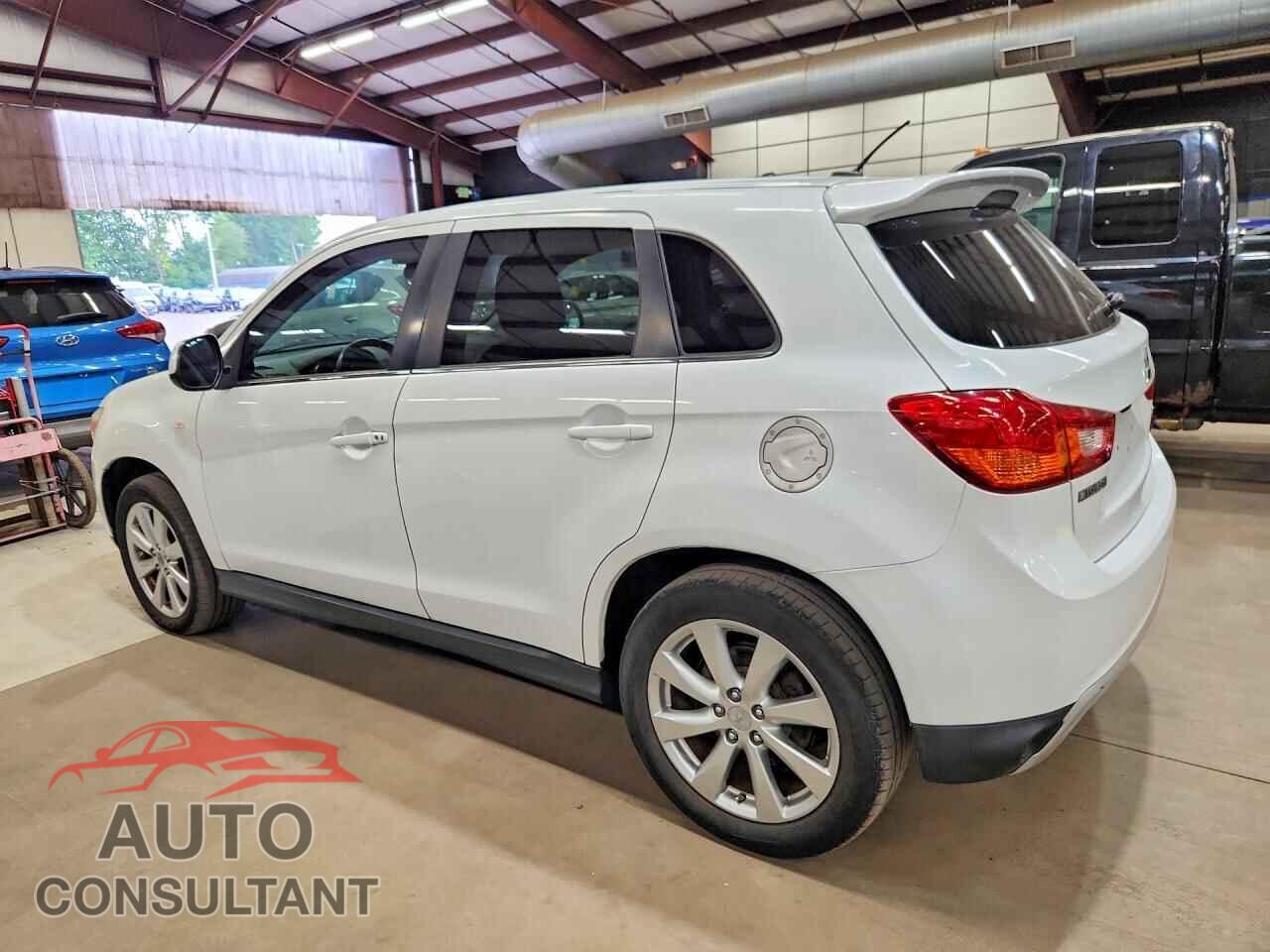 MITSUBISHI OUTLANDER 2015 - 4A4AR4AUXFE060925
