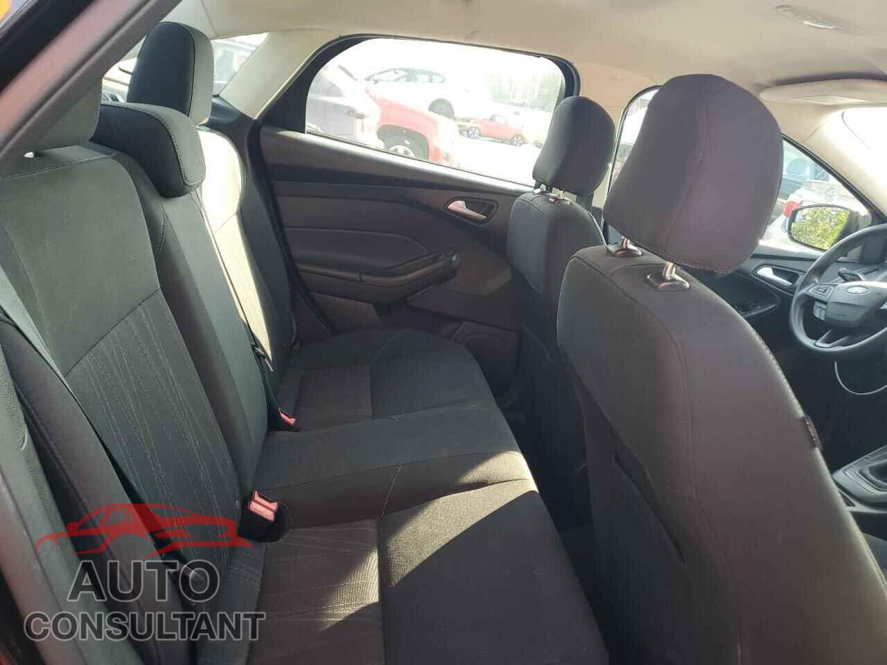 FORD FOCUS 2017 - 1FADP3FE4HL257261