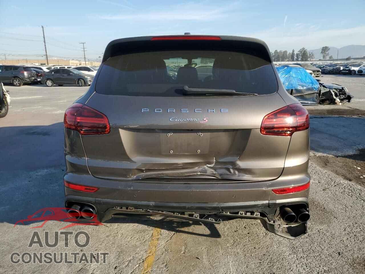 PORSCHE CAYENNE 2016 - WP1AA2A29GLA02916