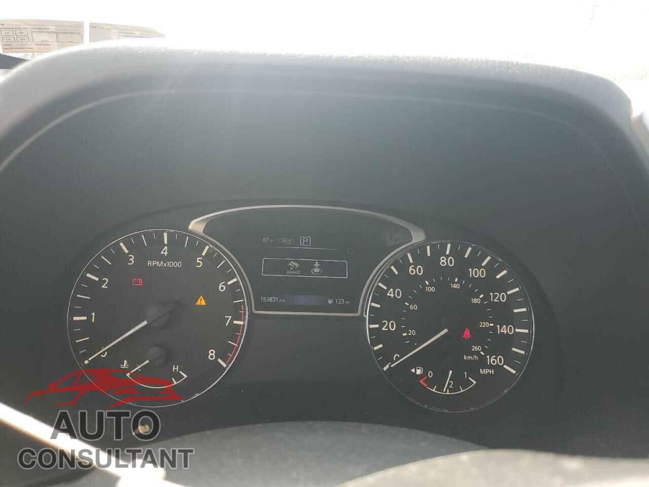 NISSAN PATHFINDER 2017 - 5N1DR2MM4HC675954