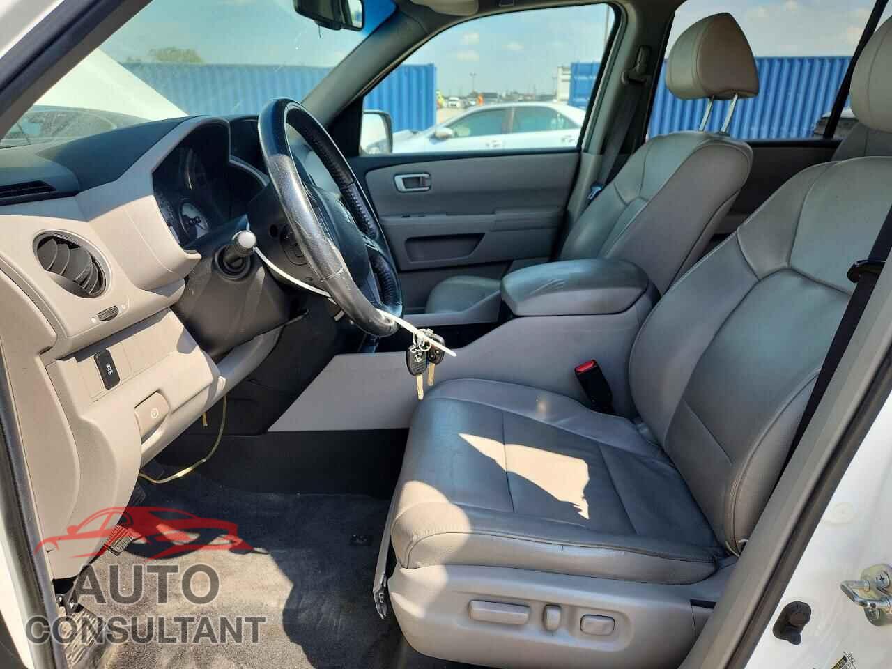 HONDA PILOT 2013 - 5FNYF4H51DB016322