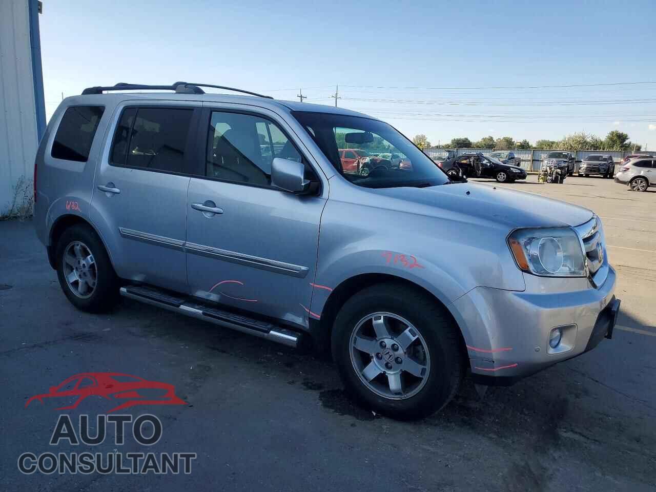 HONDA PILOT 2011 - 5FNYF4H9XBB021177