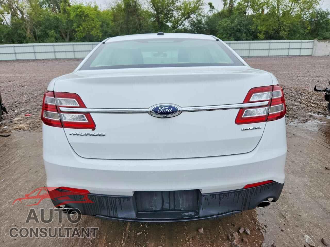 FORD TAURUS 2015 - 1FAHP2D83FG136185