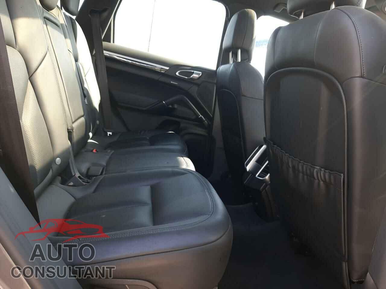 PORSCHE CAYENNE 2016 - WP1AA2A27GLA10299