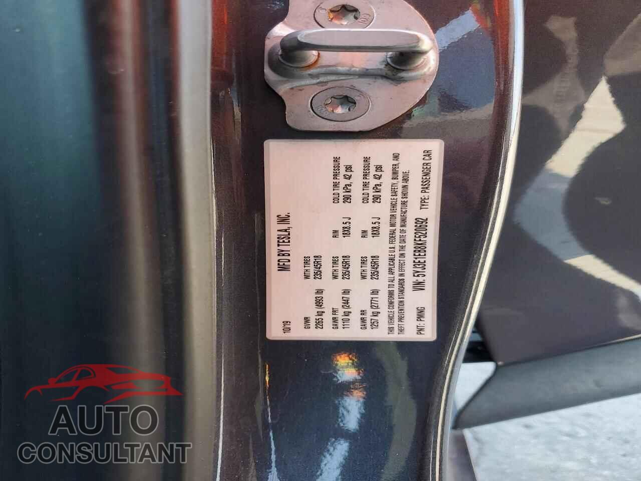 TESLA MODEL 3 2019 - 5YJ3E1EB8KF520692