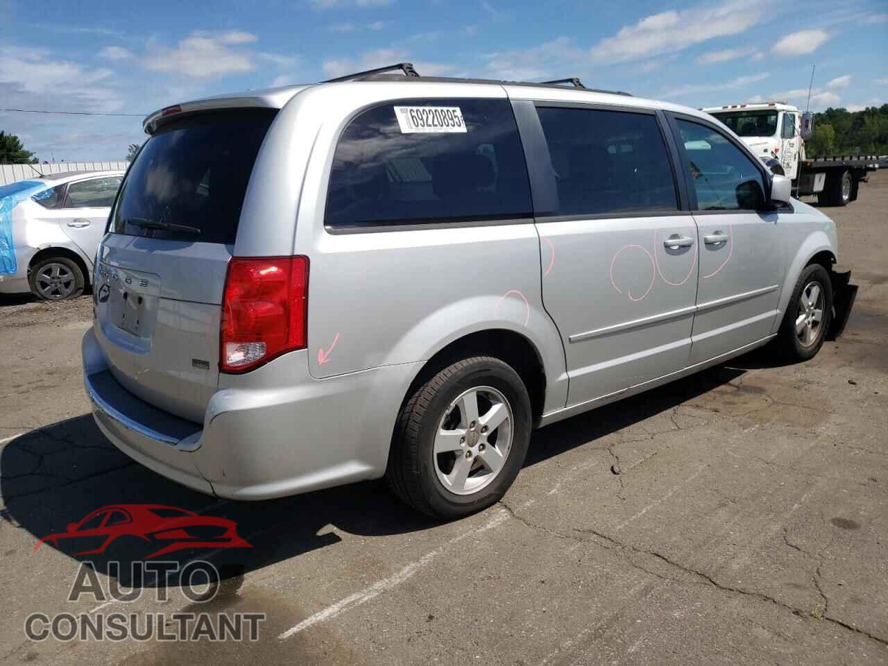 DODGE CARAVAN 2011 - 2D4RN3DG1BR722431