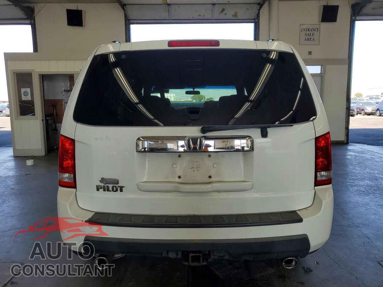HONDA PILOT 2011 - 5FNYF3H4XBB049351