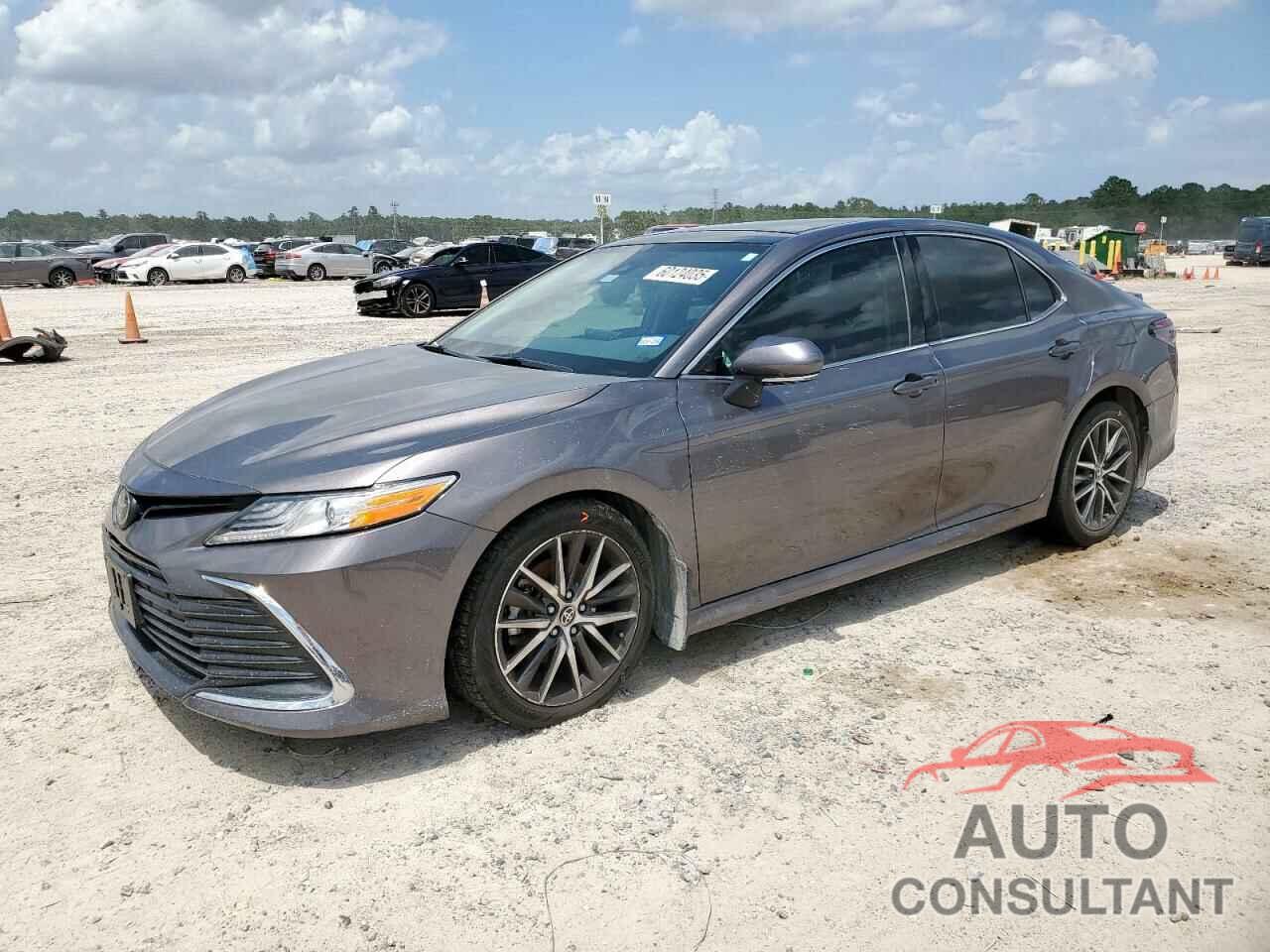 TOYOTA CAMRY 2022 - 4T1F11AK6NU065671