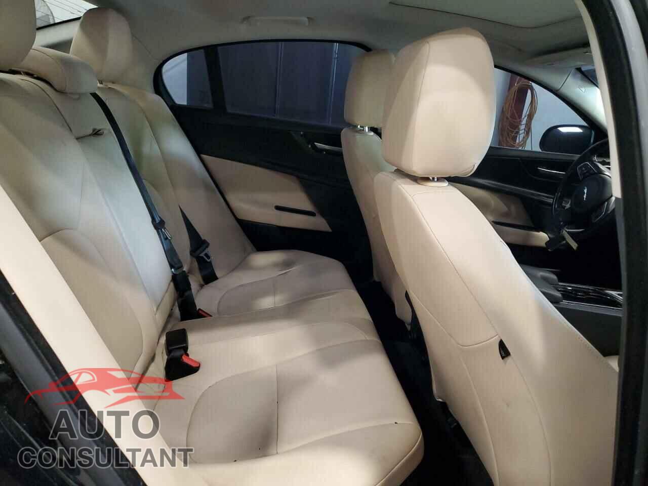 JAGUAR XE 2017 - SAJAD4BG1HA956038