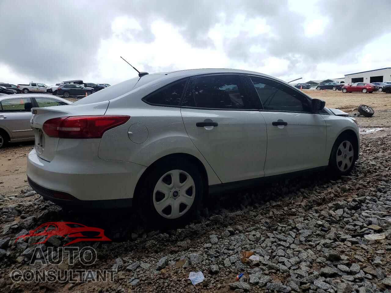 FORD FOCUS 2017 - 1FADP3E20HL239492