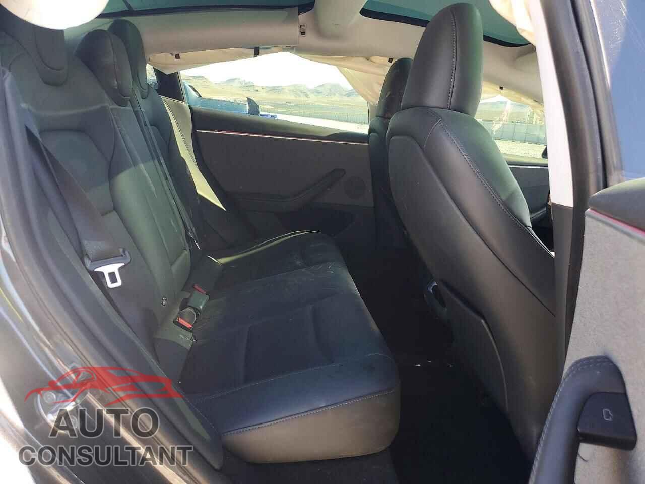 TESLA MODEL 3 2024 - 5YJ3E1EA5RF730300