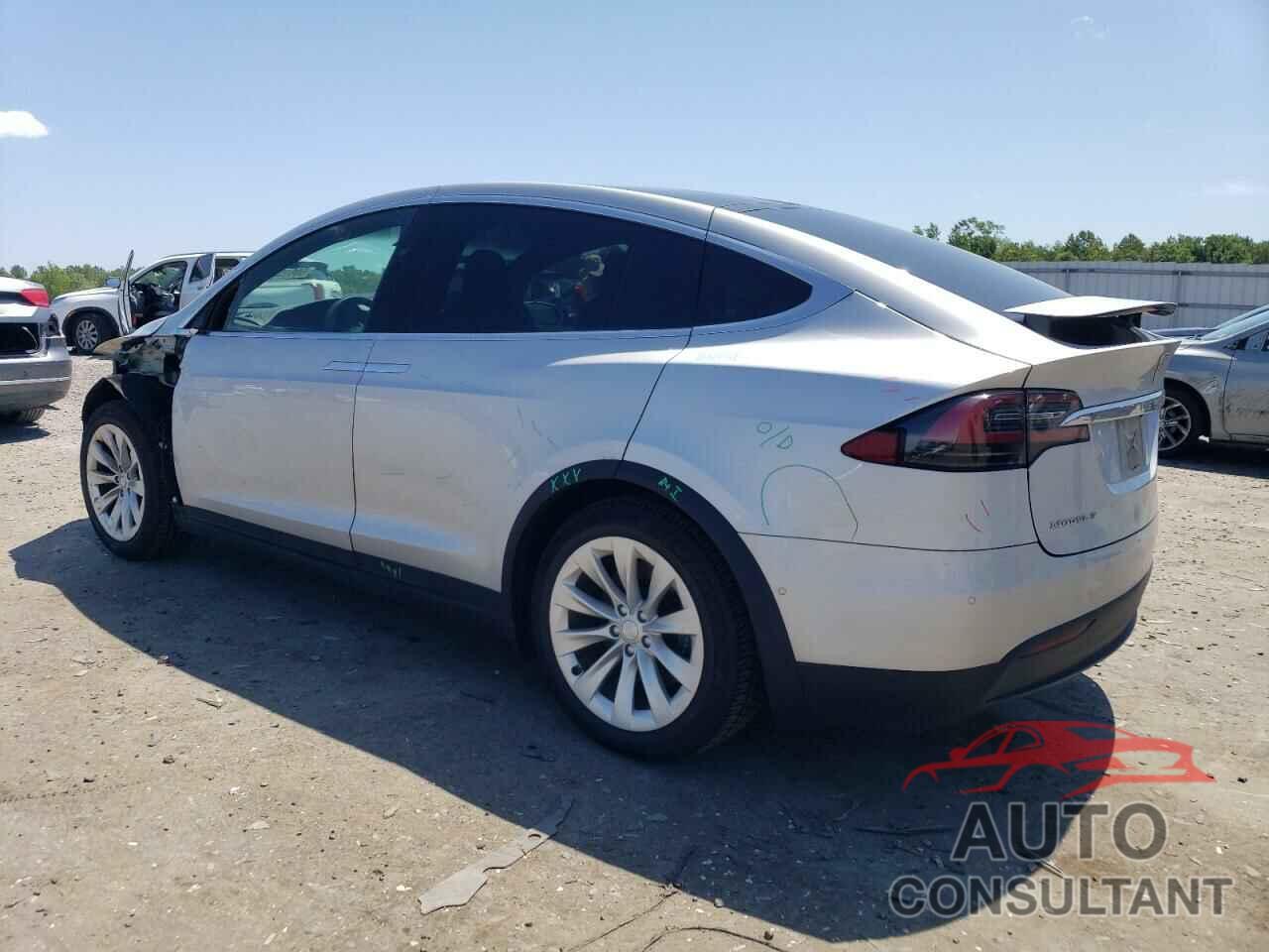 TESLA MODEL X 2018 - 5YJXCAE22JF103977