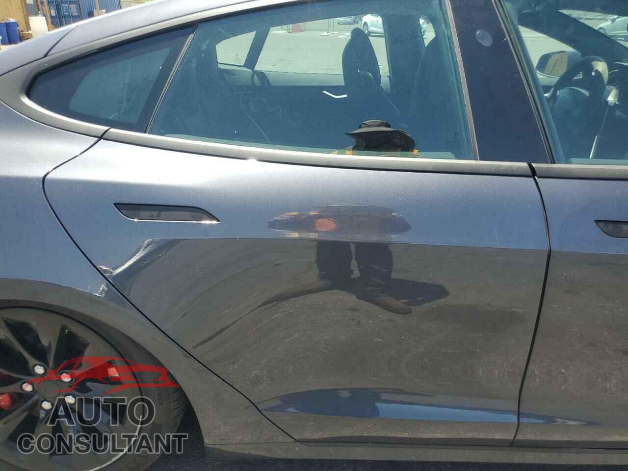 TESLA MODEL S 2018 - 5YJSA1E41JF258201