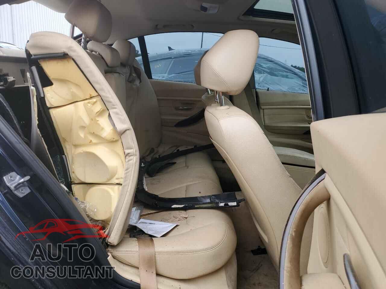 BMW 3 SERIES 2015 - WBA3C3G52FNT52108