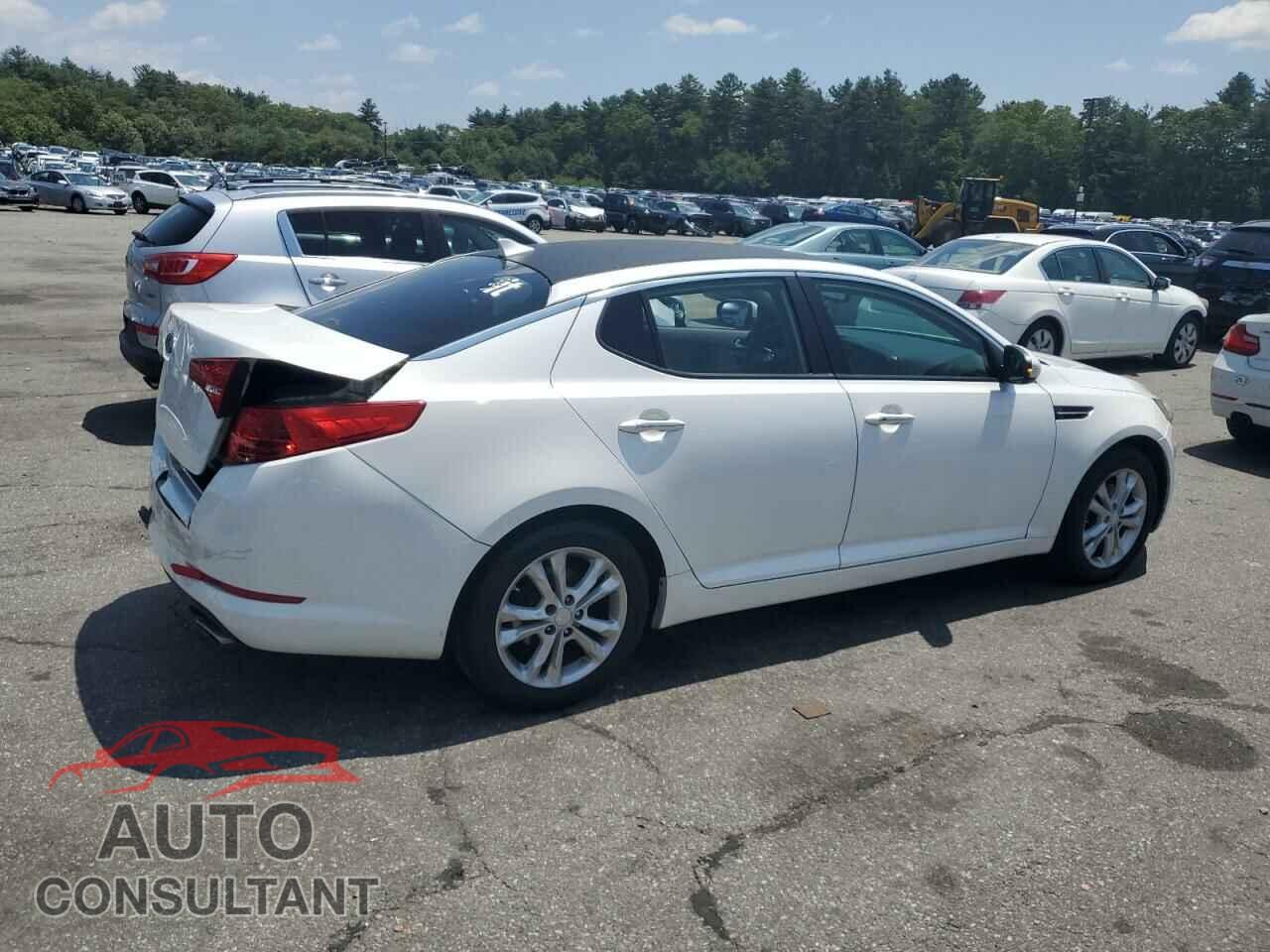 KIA OPTIMA 2011 - KNAGN4A77B5071220