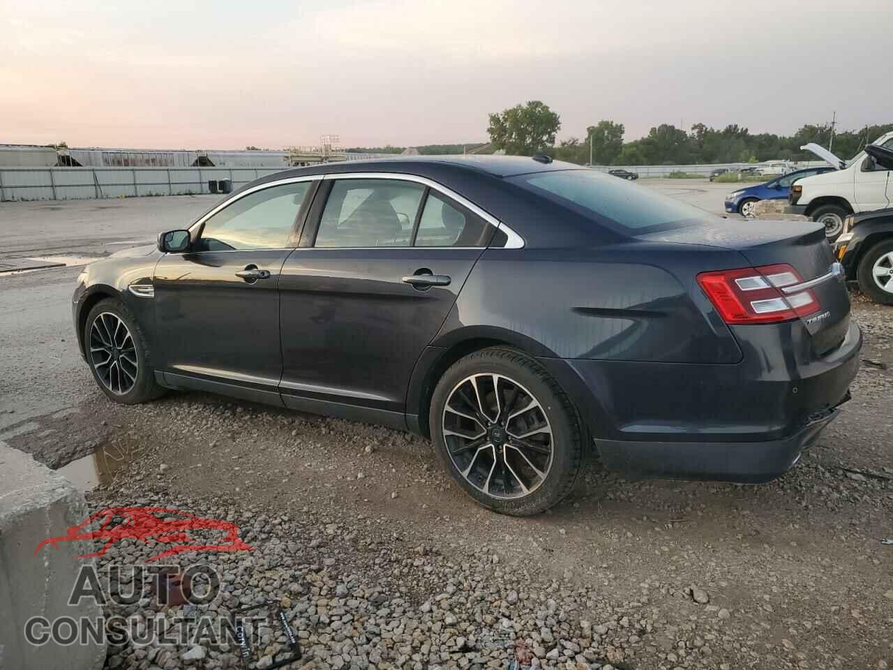 FORD TAURUS 2017 - 1FAHP2E82HG125938