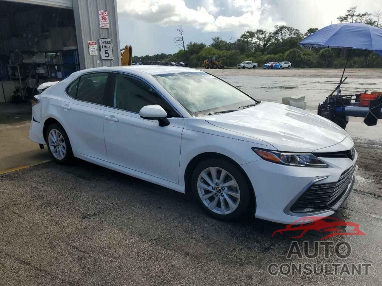 TOYOTA CAMRY 2021 - 4T1C11AK8MU597912