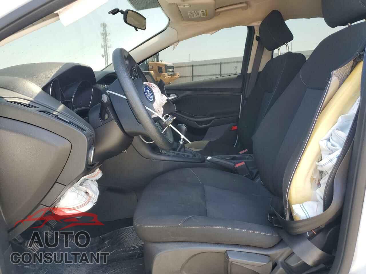 FORD FOCUS 2017 - 1FADP3FE4HL304062