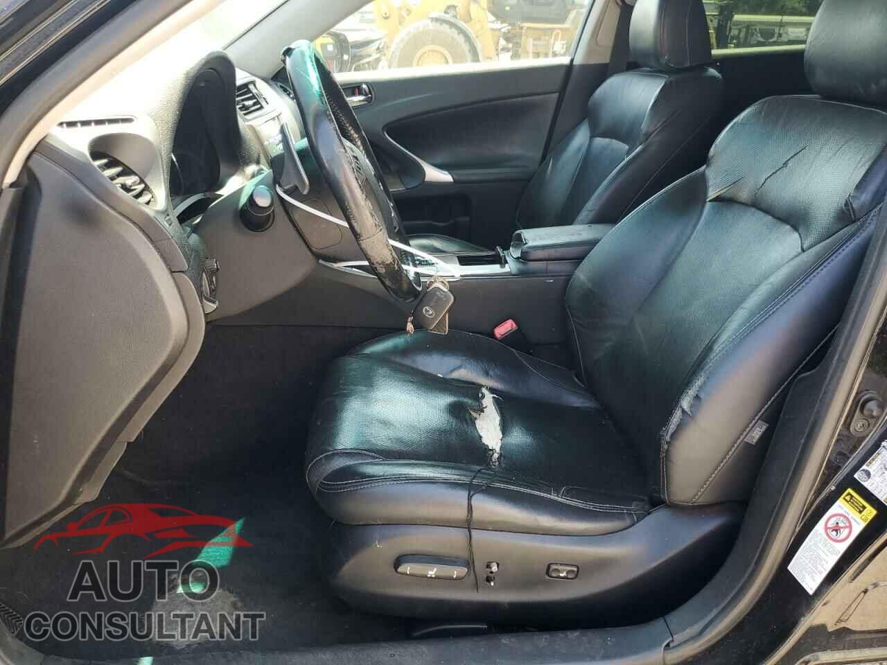LEXUS IS 2011 - JTHBF5C25B5143967