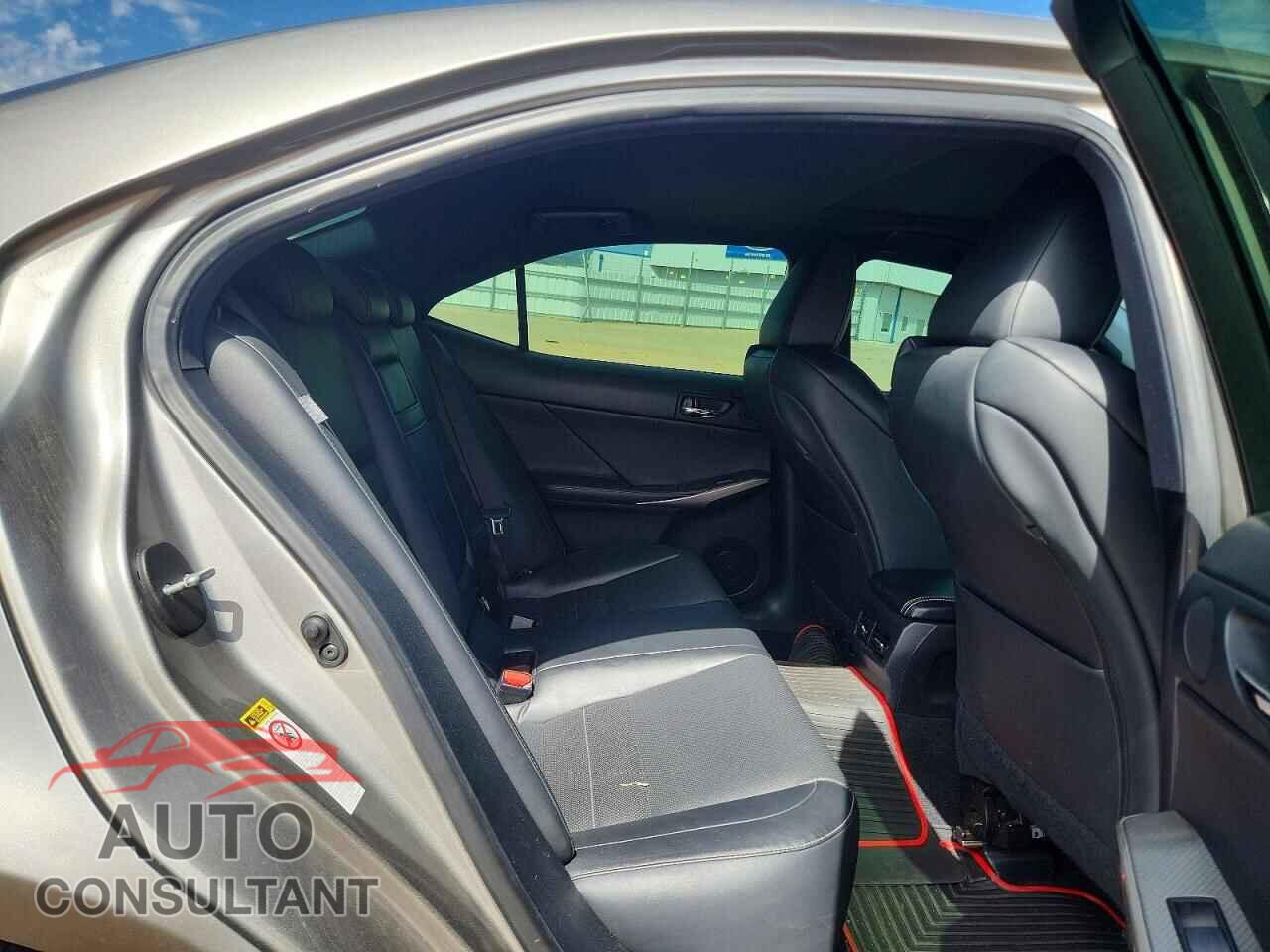 LEXUS IS 2015 - JTHBE1D28F5016386
