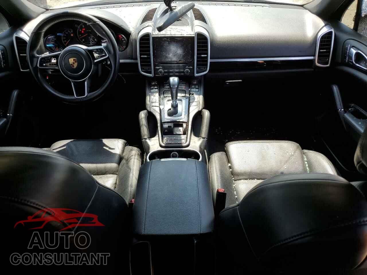 PORSCHE CAYENNE 2017 - WP1AA2A25HKA86367