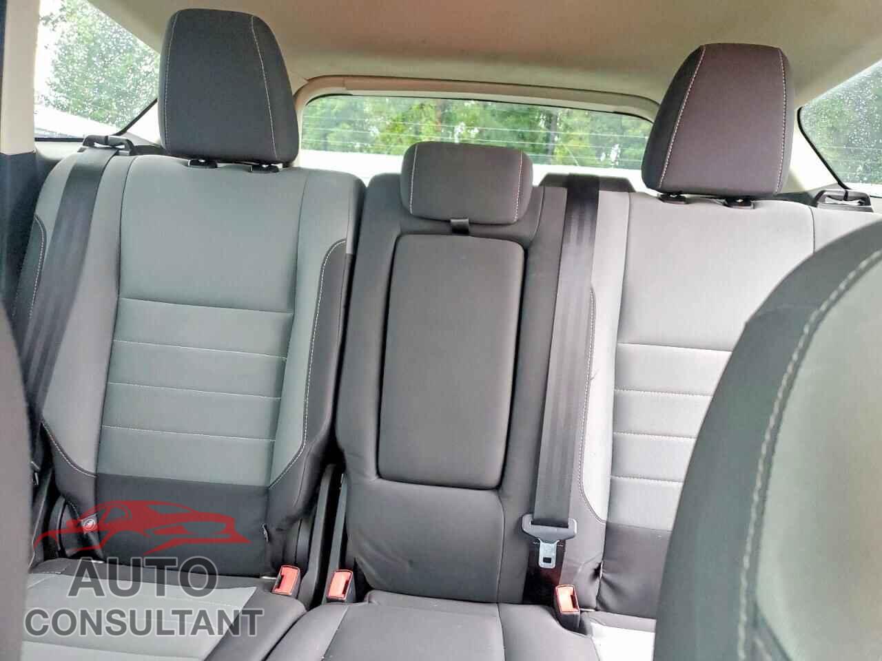 FORD ESCAPE 2016 - 1FMCU0G75GUC10371