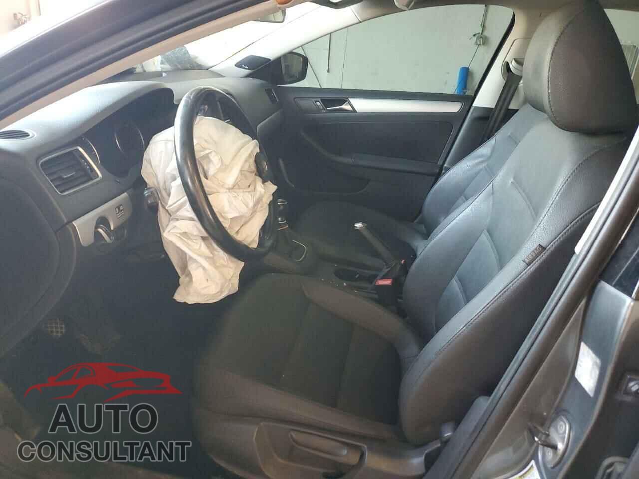 VOLKSWAGEN JETTA 2012 - 3VW3L7AJ7CM043205