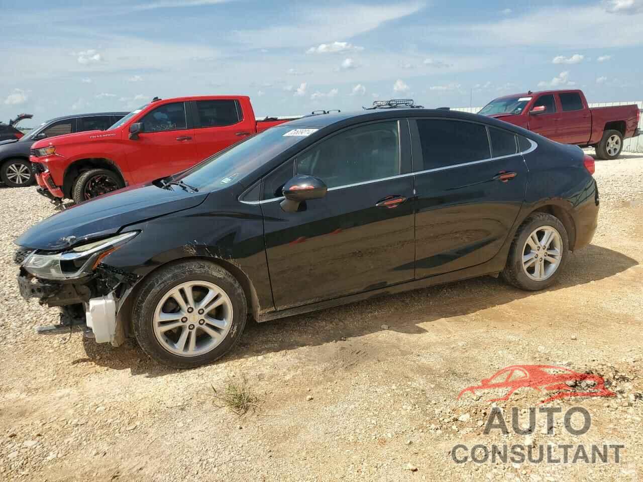 CHEVROLET CRUZE 2018 - 1G1BE5SM7J7153175