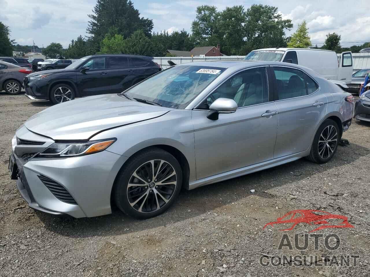 TOYOTA CAMRY 2018 - 4T1B11HK4JU119418