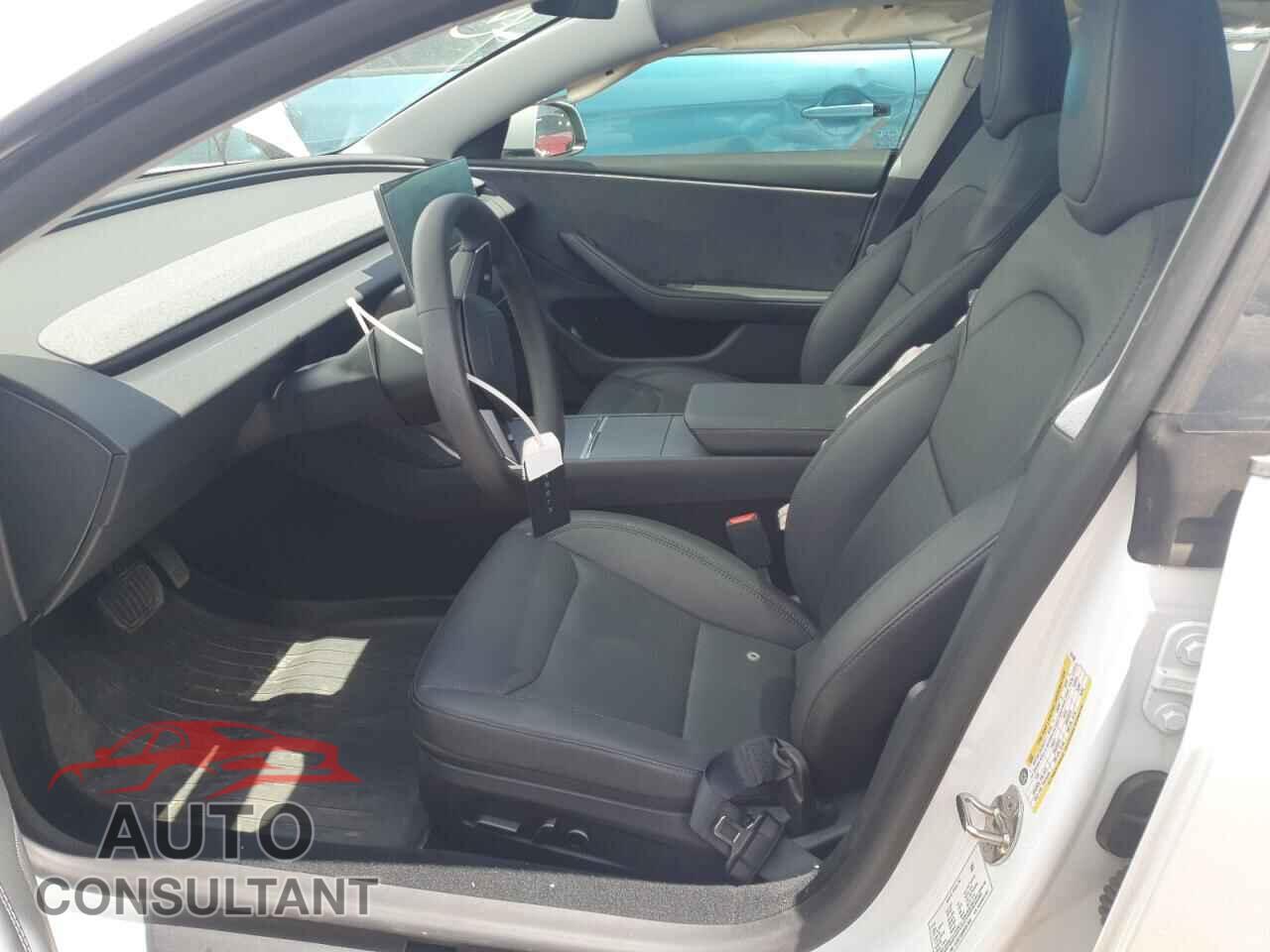 TESLA MODEL 3 2024 - 5YJ3E1EB4RF817680