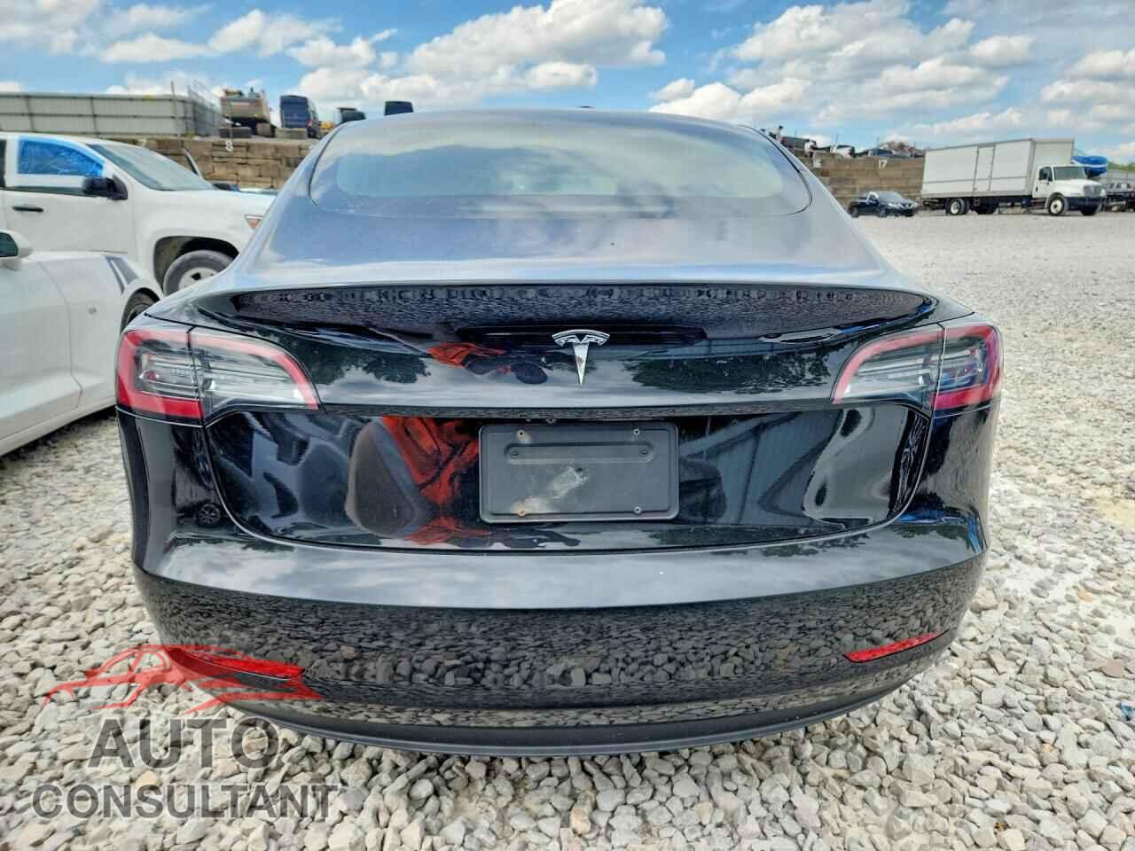 TESLA MODEL 3 2022 - 5YJ3E1EA4NF372357