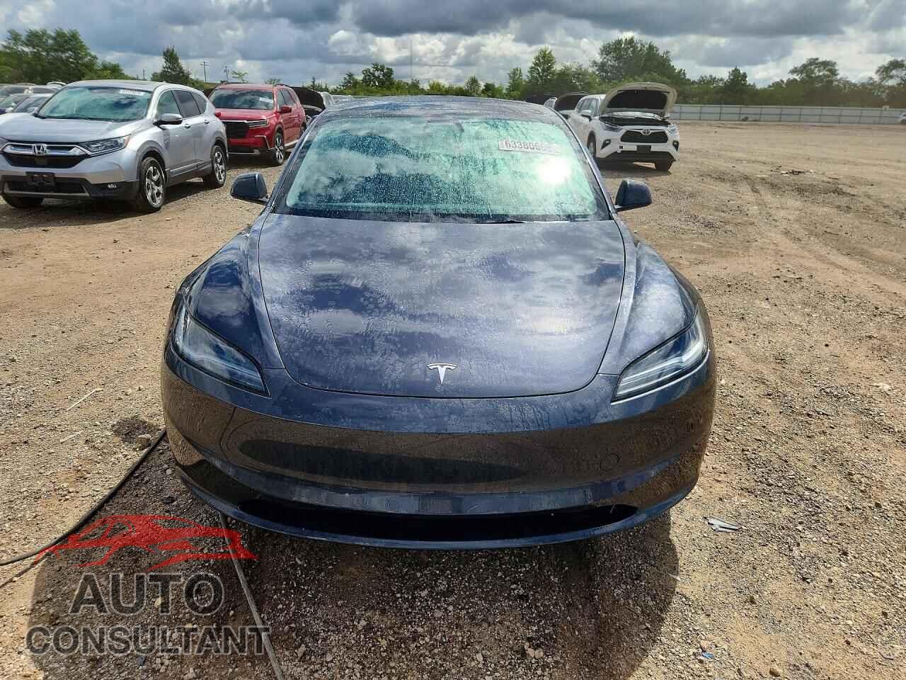 TESLA MODEL 3 2024 - 5YJ3E1EA9RF749092