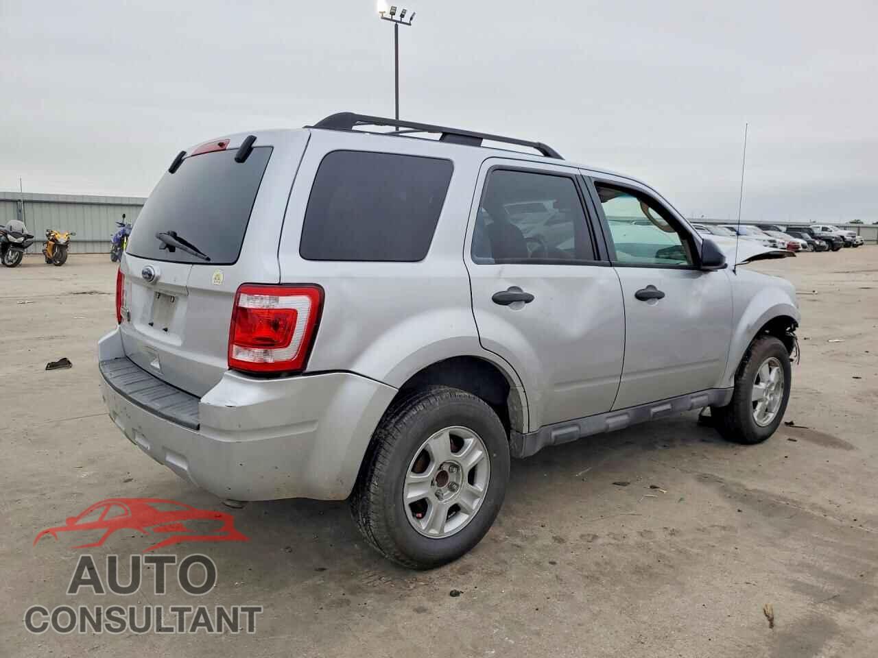 FORD ESCAPE 2011 - 1FMCU0D74BKA20733