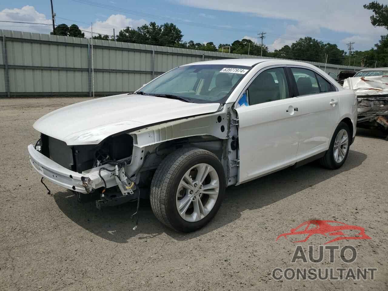 FORD TAURUS 2018 - 1FAHP2E80JG138497