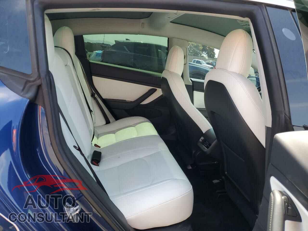 TESLA MODEL 3 2019 - 5YJ3E1EB2KF213826