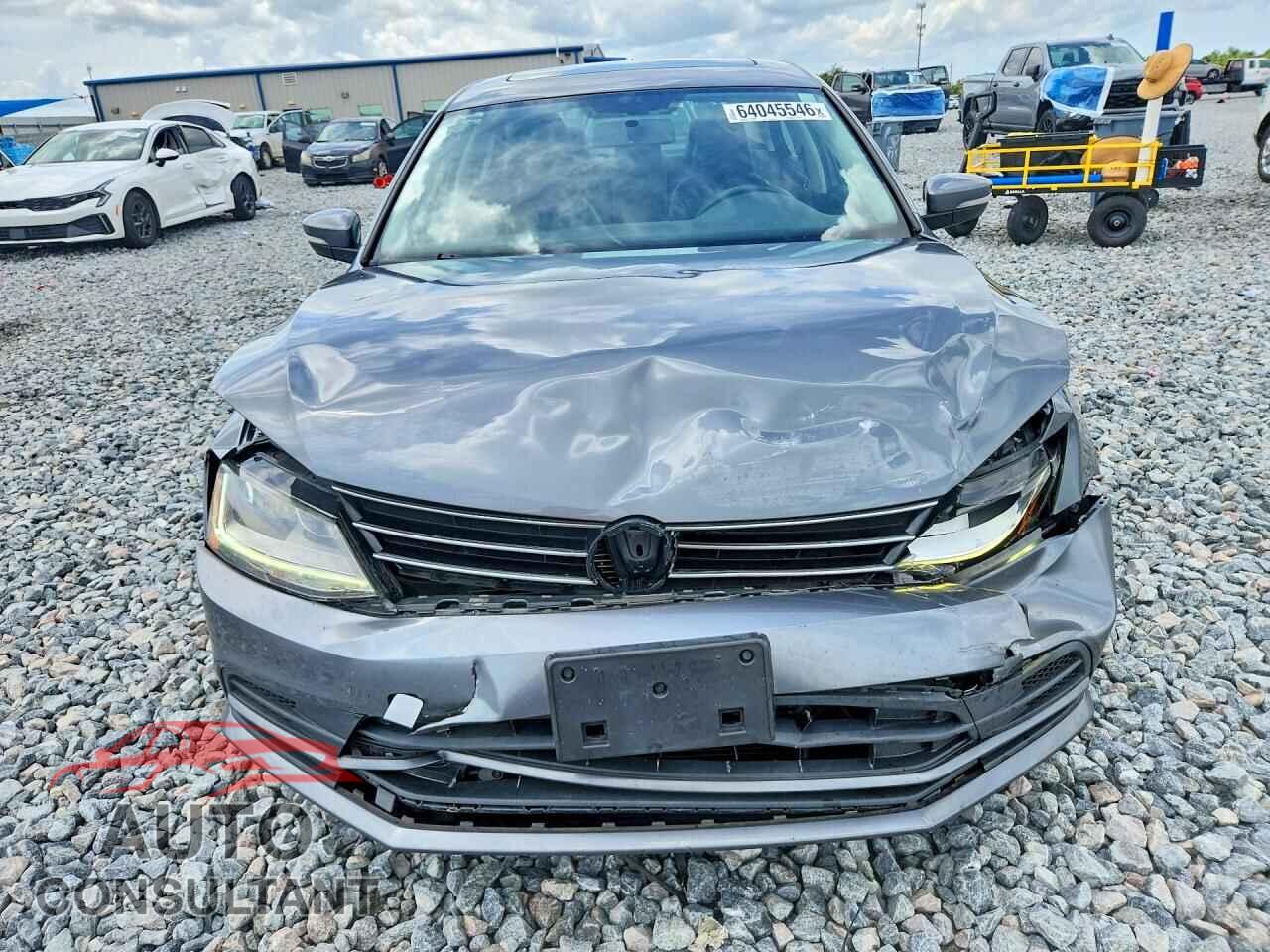 VOLKSWAGEN JETTA 2018 - 3VWDB7AJ3JM260139